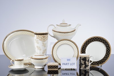 Lot 76 - A very large and extensive modern Royal Doulton Bone China Baroness pattern dinner service