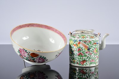 Lot 192 - A Chinese porcelain famille rose style bowl