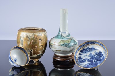 Lot 199 - Four items of Far Eastern ceramics