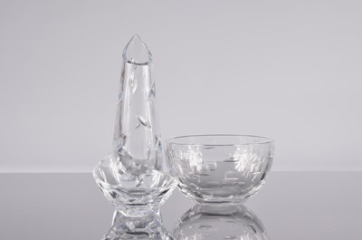 Lot 225 - Three modern clear glass items