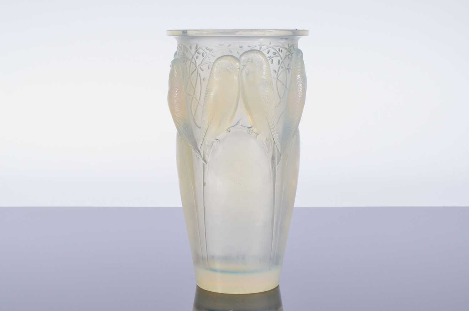 Lot 252 - An Art Deco Rene Lalique opalescent glass Ceylan vase