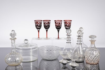 Lot 259 - A collection of glass ware