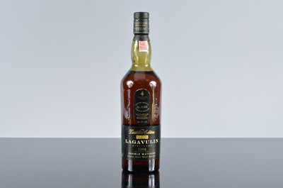 Lot 300 - A bottle of The Distillers Edition Lagavulin Distilled 1984 Bottled 2001 Double Matured Single Islay Malt Whisky