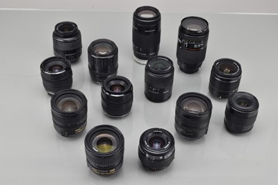 Lot 29 - A Group of Branded AF Lenses