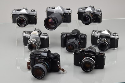 Lot 41 - A Tray of SLR Cameras