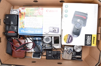 Lot 45 - A Tray of Digital Cameras