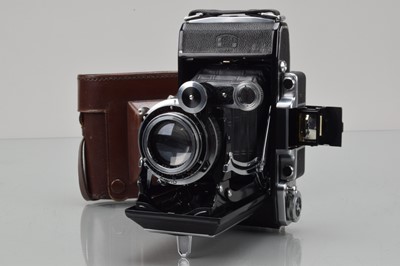 Lot 100 - A Zeiss Ikon Super Ikonta 531/2 Rangefinder Folding Camera