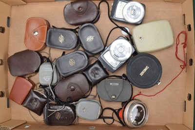 Lot 124 - A Tray of Light Meters