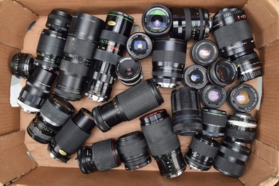 Lot 135 - A Tray of Prime and Zoom Lenses