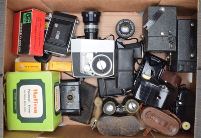 Lot 168 - A Mixed Tray of Cameras and Photographic Items