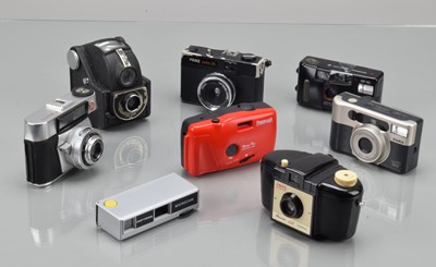 Lot 193 - A Group of Compact Cameras