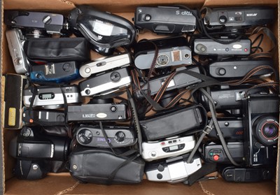 Lot 216 - A Tray of Compact Cameras