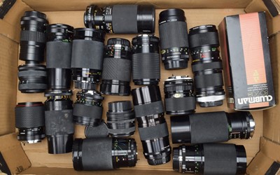 Lot 224 - A Tray of Zoom Lenses