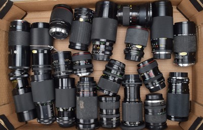 Lot 225 - A Tray of Zoom Lenses