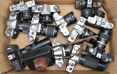 Lot 226 - A Tray of Eastern Bloc SLR Cameras