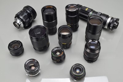 Lot 233 - A Tray of Prime Lenses