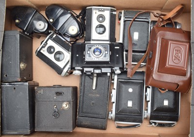 Lot 235 - A Tray of Folding Box and Bakelite Cameras