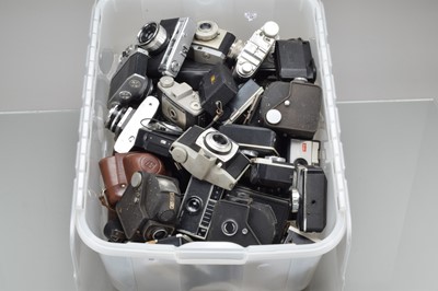 Lot 253 - A Crate of Viewfinder Cameras