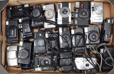 Lot 260 - A Tray of Compact Cameras