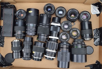 Lot 267 - A Tray of Prime Lenses