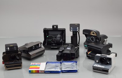 Lot 284 - A Tray of Polaroid Cameras