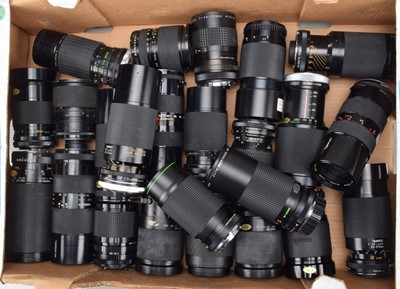 Lot 296 - A Tray of Zoom Lenses