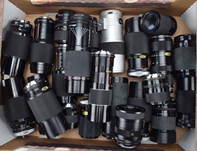 Lot 297 - A Tray of Zoom Lenses