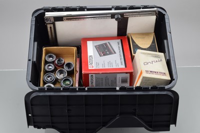 Lot 312 - A Box of Darkroom Equipment