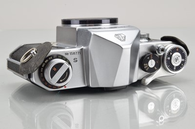 Lot 319 - An Asahi Pentax S SLR Camera Body