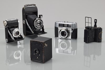 Lot 331 - A Group of Film Cameras