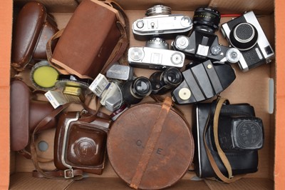 Lot 343 - A Group of Film Cameras