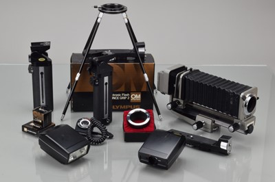 Lot 372 - Olympus OM Accessories