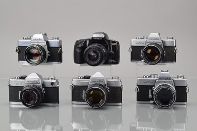 Lot 394 - A Tray of Minolta SLR Cameras