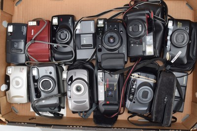 Lot 405 - A Tray of Compact Cameras