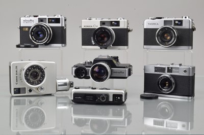 Lot 407 - A Group of Compact Cameras