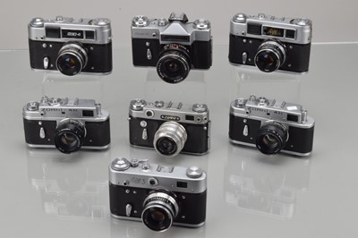 Lot 442 - A Tray of Soviet Cameras