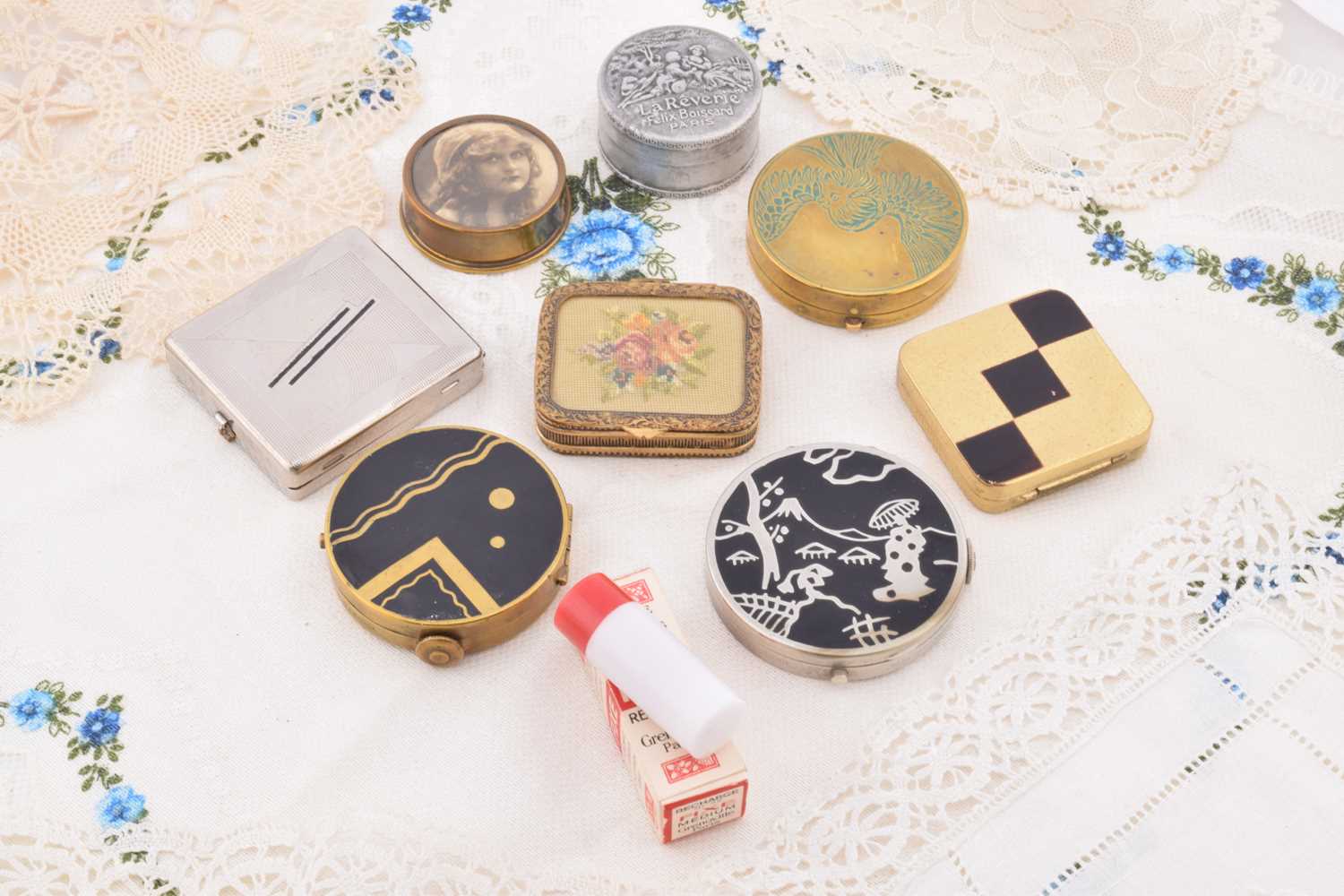 Lot 380 - French compacts