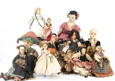 Lot 239 - A group of various dolls