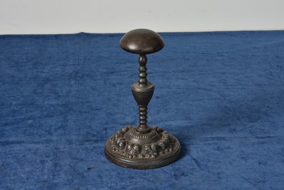 Lot 8 - A Vintage Egg Iron