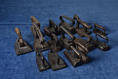 Lot 29 - A collection of various vintage Irons