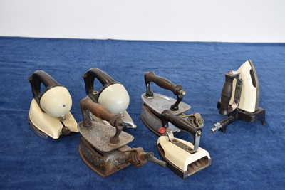 Lot 35 - A collection of vintage Gas Irons