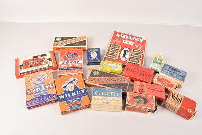 Lot 148 - A collection of Vintage Razor Blades and Packaging