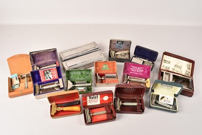 Lot 152 - An assortment of Vintage Safety Razors