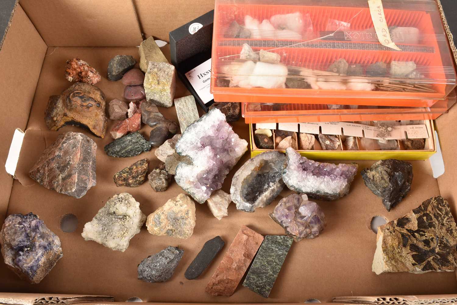 Lot 216 - A collection of various Minerals