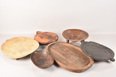 Lot 281 - A small selection of African wooden plates and bowls