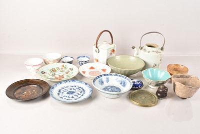 Lot 493 - A collection of Chinese Ceramics