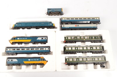 Lot 104 - Hornby 00 gauge Diesel Locomotives and coaches   (10)