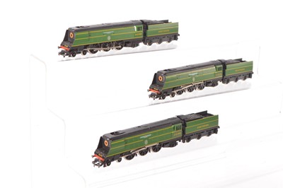 Lot 114 - Hornby 00 gauge Streamlined Battle of Britain Steam Locomotives and tenders (3)