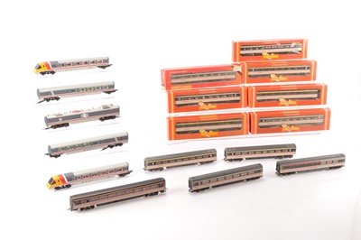 Lot 134 - Hornby 00 gauge APT Inter City train with Inter City 125 livery coaches  (17)