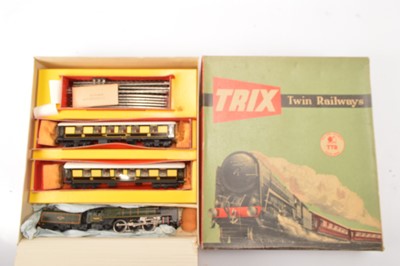 Lot 154 - Trix 00 Gauge uncommon Britannia Pullman Train Set